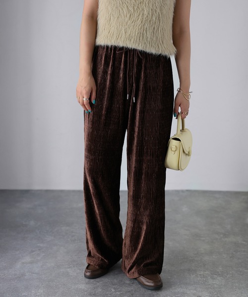Riberry（リベリー）の「ベロアプリーツウエストシャーリングパンツ（その他パンツ・レディース・チャコールグレー/ブラウン/ベージュ・MEDIUM）」の7枚目の写真
