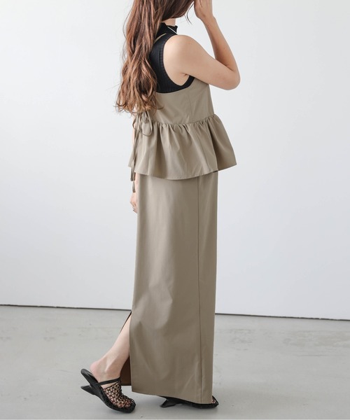 AMELY(エミリー)の「ペプラムデザインキャミワンピース(ワンピース・レディース・ベージュ/ブラック/アイボリー・フリー)」の14枚目の写真