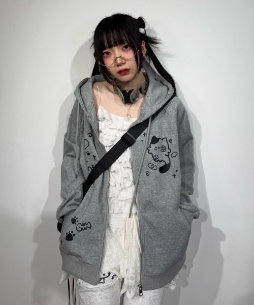 Never mind the XU / Chikashitsu+(ネバーマインド ザ エックスユー / チカシツプラス)の「【Nerd out XU】neko!! zip hoodie / 【ナードアウトエックスユー】キャットプリント猫耳ジップフーディ <着用動画あり>(パーカー・メンズ・グレー/ブラック・XL/M)」の16枚目の写真