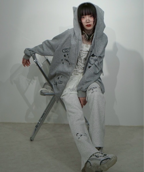 Never mind the XU / Chikashitsu+(ネバーマインド ザ エックスユー / チカシツプラス)の「【Nerd out XU】neko!! zip hoodie / 【ナードアウトエックスユー】キャットプリント猫耳ジップフーディ <着用動画あり>(パーカー・メンズ・グレー/ブラック・XL/M)」の13枚目の写真