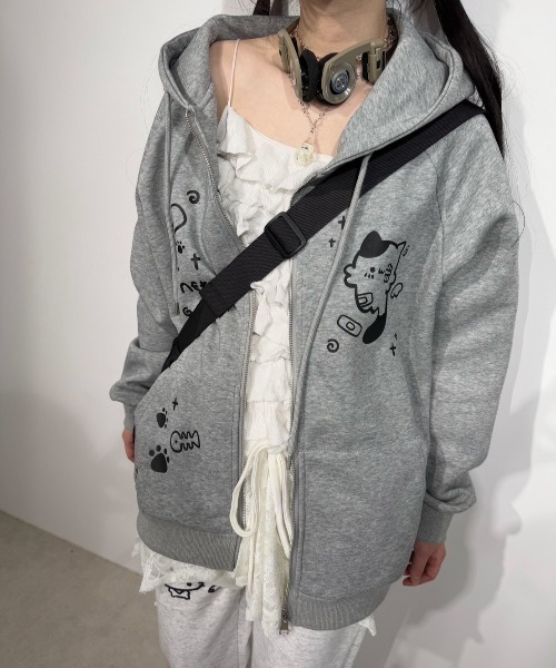 Never mind the XU / Chikashitsu+(ネバーマインド ザ エックスユー / チカシツプラス)の「【Nerd out XU】neko!! zip hoodie / 【ナードアウトエックスユー】キャットプリント猫耳ジップフーディ <着用動画あり>(パーカー・メンズ・グレー/ブラック・XL/M)」の18枚目の写真