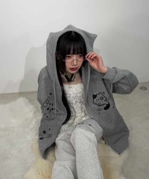 Never mind the XU / Chikashitsu+(ネバーマインド ザ エックスユー / チカシツプラス)の「【Nerd out XU】neko!! zip hoodie / 【ナードアウトエックスユー】キャットプリント猫耳ジップフーディ <着用動画あり>(パーカー・メンズ・グレー/ブラック・XL/M)」の7枚目の写真