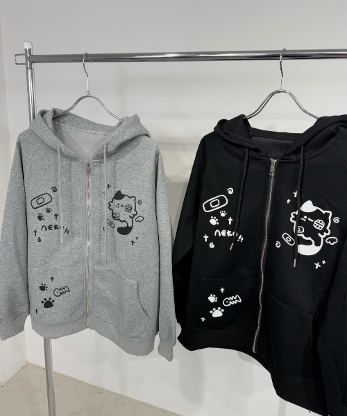 Never mind the XU / Chikashitsu+(ネバーマインド ザ エックスユー / チカシツプラス)の「【Nerd out XU】neko!! zip hoodie / 【ナードアウトエックスユー】キャットプリント猫耳ジップフーディ <着用動画あり>(パーカー・メンズ・グレー/ブラック・XL/M)」の3枚目の写真