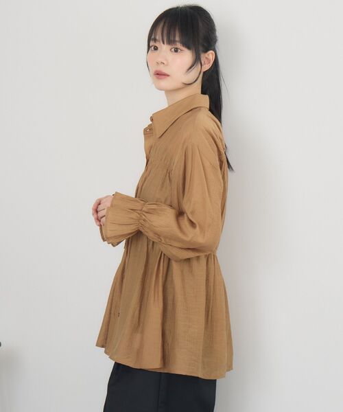 RETRO GIRL(レトロガール)の「シャーリングペプラムSH(シャツ/ブラウス・レディース・ナチュラル/ブラウン/ダークグレー・FREE)」の8枚目の写真