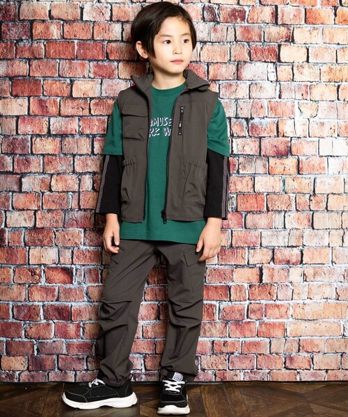 WASK(ワスク)の「袖取り外しワークポケットジャケット(100~160cm)(ナイロンジャケット・キッズ・ブラック/ベージュ・140cm/160cm/150cm/130cm)」の4枚目の写真
