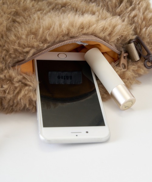 プードルです★ GU公式 | スクエアフラップショルダーバッグ+E