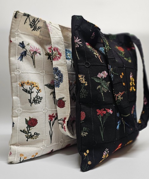 ANOTHER S（アナザーエス）の「花柄刺繍トートバッグ（トートバッグ・レディース・ホワイト/ブラック・FREE）」の10枚目の写真