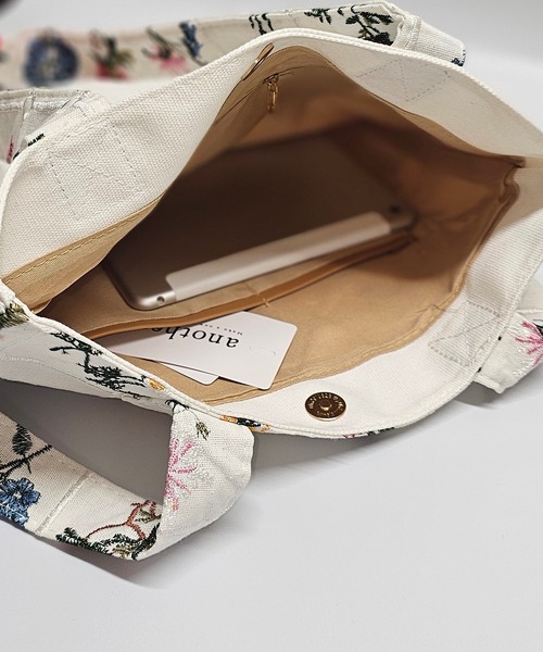 ANOTHER S（アナザーエス）の「花柄刺繍トートバッグ（トートバッグ・レディース・ホワイト/ブラック・FREE）」の6枚目の写真