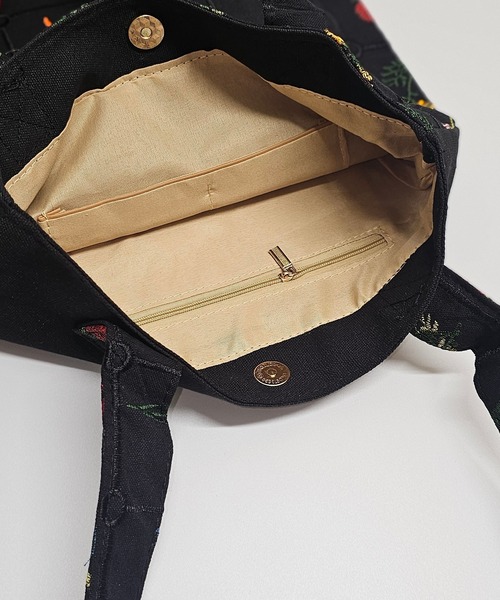 ANOTHER S（アナザーエス）の「花柄刺繍トートバッグ（トートバッグ・レディース・ホワイト/ブラック・FREE）」の4枚目の写真