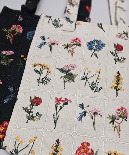 ANOTHER S（アナザーエス）の「花柄刺繍トートバッグ（トートバッグ・レディース・ホワイト/ブラック・FREE）」の9枚目の写真