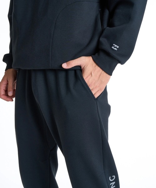 BILLABONG（ビラボン）の「BILLABONG メンズ WIDE JOGGER セットアップボトムス 【2025年秋冬モデル】/ビラボンセットアップ対応撥水加工サイドロゴプリントウエストゴムスウェットジョガーパンツ（スウェットパンツ・メンズ・グレー/サンドベージュ/ブラック・LARGE/MEDIUM/X-LARGE）」の6枚目の写真