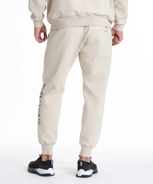 BILLABONG（ビラボン）の「BILLABONG メンズ WIDE JOGGER セットアップボトムス 【2025年秋冬モデル】/ビラボンセットアップ対応撥水加工サイドロゴプリントウエストゴムスウェットジョガーパンツ（スウェットパンツ・メンズ・グレー/サンドベージュ/ブラック・LARGE/MEDIUM/X-LARGE）」の15枚目の写真