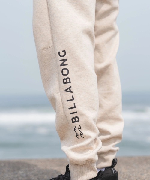 BILLABONG（ビラボン）の「BILLABONG メンズ WIDE JOGGER セットアップボトムス 【2025年秋冬モデル】/ビラボンセットアップ対応撥水加工サイドロゴプリントウエストゴムスウェットジョガーパンツ（スウェットパンツ・メンズ・グレー/サンドベージュ/ブラック・LARGE/MEDIUM/X-LARGE）」の17枚目の写真