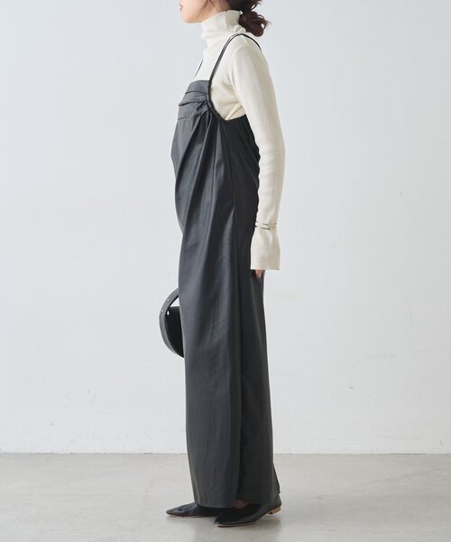 SHENERY（シーナリー）の「レザーキャミワンピース（ワンピース・レディース・ブラック・36/38）」の4枚目の写真