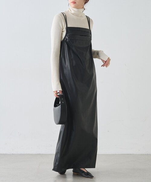 SHENERY（シーナリー）の「レザーキャミワンピース（ワンピース・レディース・ブラック・36/38）」の6枚目の写真