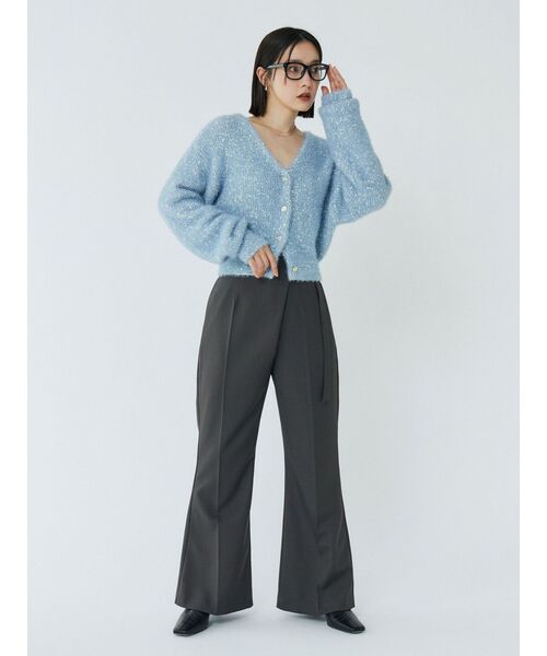 LAGUNAMOON（ラグナムーン）の「ウエストアシンメトリーセミフレアパンツ（その他パンツ・レディース・チャコールグレー/アイボリー・SMALL/MEDIUM）」の4枚目の写真