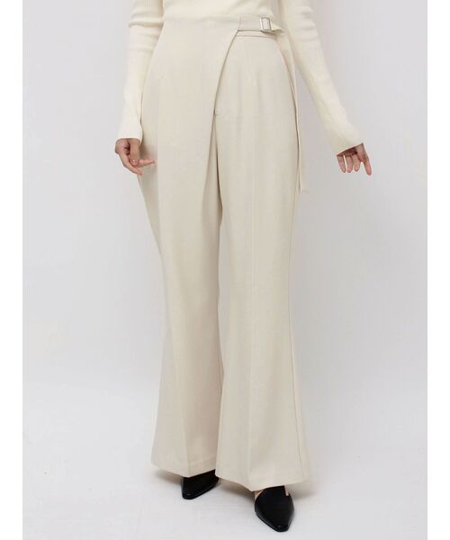 LAGUNAMOON（ラグナムーン）の「ウエストアシンメトリーセミフレアパンツ（その他パンツ・レディース・チャコールグレー/アイボリー・SMALL/MEDIUM）」の22枚目の写真