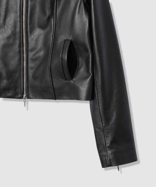 allureville（アルアバイル）の「スタンドカラーレザーライダースジャケット（ライダースジャケット・レディース・ブラック/ブラウン・1/2）」の5枚目の写真