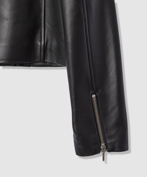 allureville（アルアバイル）の「スタンドカラーレザーライダースジャケット（ライダースジャケット・レディース・ブラック/ブラウン・1/2）」の6枚目の写真