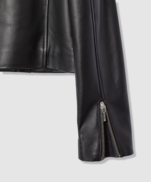 allureville（アルアバイル）の「スタンドカラーレザーライダースジャケット（ライダースジャケット・レディース・ブラック/ブラウン・1/2）」の7枚目の写真