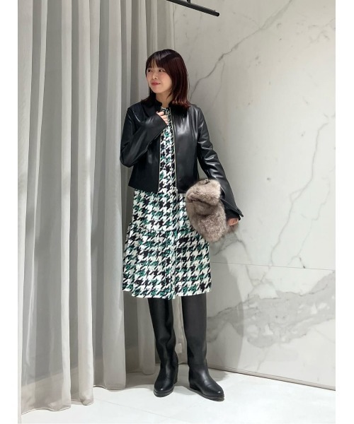 allureville（アルアバイル）の「スタンドカラーレザーライダースジャケット（ライダースジャケット・レディース・ブラック/ブラウン・1/2）」の17枚目の写真