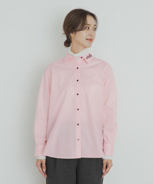 URBAN RESEARCH DOORS（アーバンリサーチドアーズ）の「衿ロゴ刺繍カラーシャツ（シャツ/ブラウス・レディース・ピンク/ブルー・MEDIUM）」の21枚目の写真