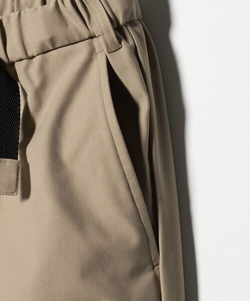 green label relaxing（グリーンレーベルリラクシング）の「【WEB限定】ポリエステル ツイル クイックベルト R2 イージーパンツ -ストレッチ-（その他パンツ・メンズ・ベージュ/オリーブ/ブラック・L/XL/S/M）」の20枚目の写真