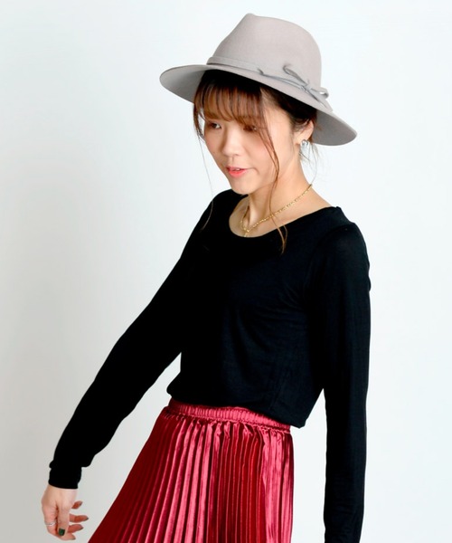 MARAI(マーライ)の「とろみボートネック 長袖Tシャツ カットソー(Tシャツ/カットソー・レディース・ブラウン/ホワイト/グレー/ブラック・XL/L)」の3枚目の写真