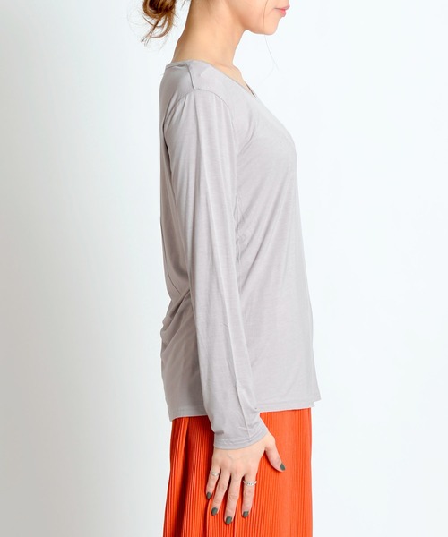 MARAI(マーライ)の「とろみボートネック 長袖Tシャツ カットソー(Tシャツ/カットソー・レディース・ブラウン/ホワイト/グレー/ブラック・XL/L)」の13枚目の写真