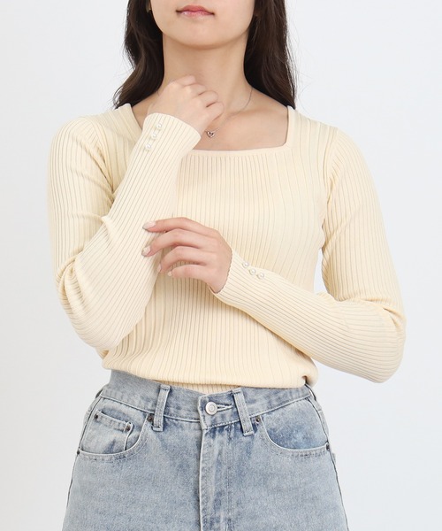 TRUDEA(トルディア)の「スクエアランダムリブニット(ニット/セーター・レディース・アイボリー/ブラック/ワイン/グレイッシュブルー・MEDIUM/LARGE)」の1枚目の写真