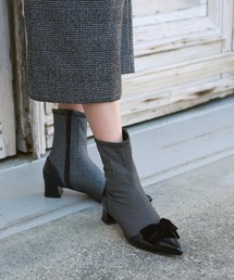 【オシャレ⭐TOMS】グレー　花柄刺繍　ショートブーツ　サイズ24.5 TODAYFUL(トゥデイフル) パイソン柄ショートブーツ 11721052