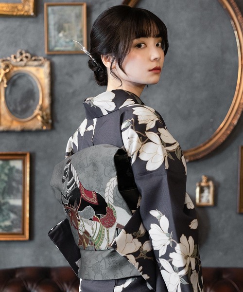 kimonomachi（キモノマチ）の「レディース 洗える着物 単品 袷着物 M/L サイズ　KIMONOMACHI オリジナル　銀木犀 白木蓮 アラベスク南天 牡丹 着物単品　小紋（着物・レディース・ラベンダー/グレイッシュベージュ/ブラック/ブラック系/キナリ/ダークブラウン/チャコールグレー/モーブ系・L/M）」の16枚目の写真