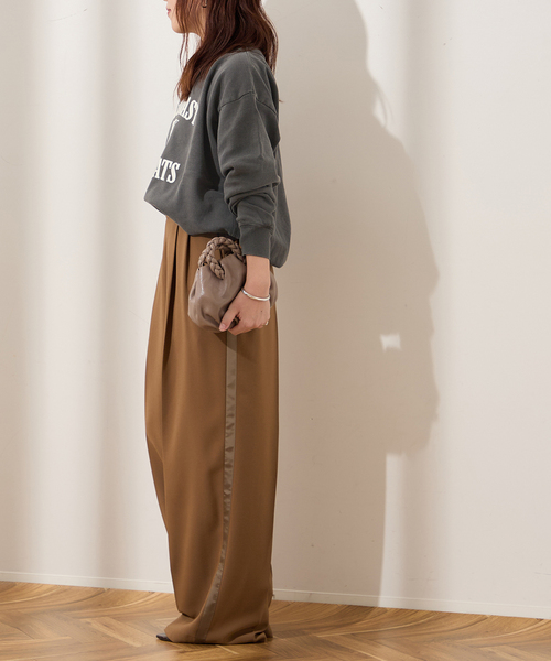 MIXTA（ミクスタ）の「【MIXTA/ミクスタ】WEST COAST CREW SWEATSHITS：スウェット（スウェット・レディース・ブラック/アイボリー・MEDIUM）」の4枚目の写真