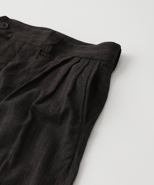 ts(s)(ティーエスエス)の「ts(s) / ティーエスエス Stripe C/W 3 Tuck Baggy Pants(スラックス・メンズ・ブラウン・2/3)」の3枚目の写真
