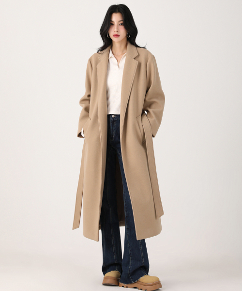 AVANDRESS(アバンドレス )の「Eve Robe Coat BLACK(チェスターコート・レディース・ブラック・SMALL/MEDIUM)」の2枚目の写真