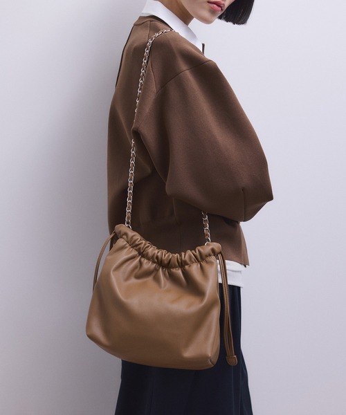 ADAM ET ROPE'（アダムエロペ）の「【WEB限定】チェーンショルダーバッグ（ショルダーバッグ・レディース・ブラック/キャメル・FREE）」の8枚目の写真