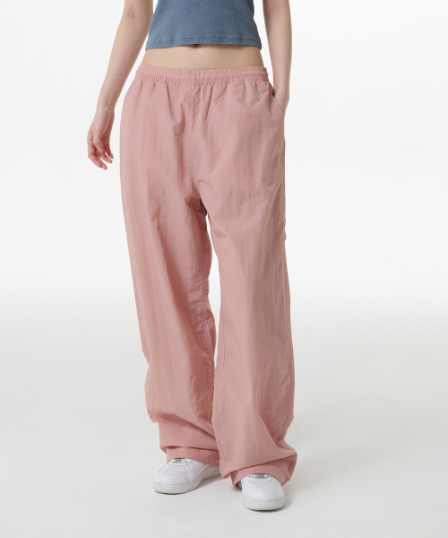 MUSINSA STANDARD WOMAN（ムシンサスタンダードウーマン）の「ウィメンズナイロンワイドストリングパンツ[ピーチ]（その他パンツ・レディース・その他・24/26/28/30）」の2枚目の写真