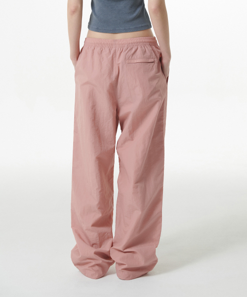 MUSINSA STANDARD WOMAN（ムシンサスタンダードウーマン）の「ウィメンズナイロンワイドストリングパンツ[ピーチ]（その他パンツ・レディース・その他・24/26/28/30）」の3枚目の写真