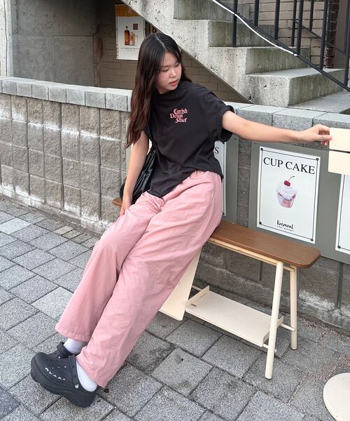 MUSINSA STANDARD WOMAN（ムシンサスタンダードウーマン）の「ウィメンズナイロンワイドストリングパンツ[ピーチ]（その他パンツ・レディース・その他・24/26/28/30）」の9枚目の写真