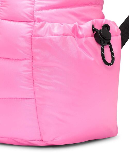 NIKE(ナイキ)の「ナイキ スポーツウェア パフル バックパック (9L) / Nike Sportswear Puffle Backpack (9L) HQ6693-606 Pink Spell(バックパック/リュック・メンズ・ピンク系その他2・ONE SIZE)」の7枚目の写真