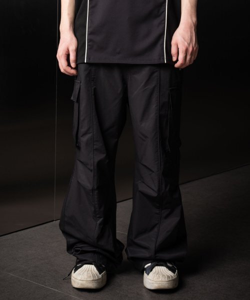 IUGAMAKARAS（イウガマカラス）の「Line Cargo Pants (Black)（その他パンツ・メンズ・その他・2）」の5枚目の写真