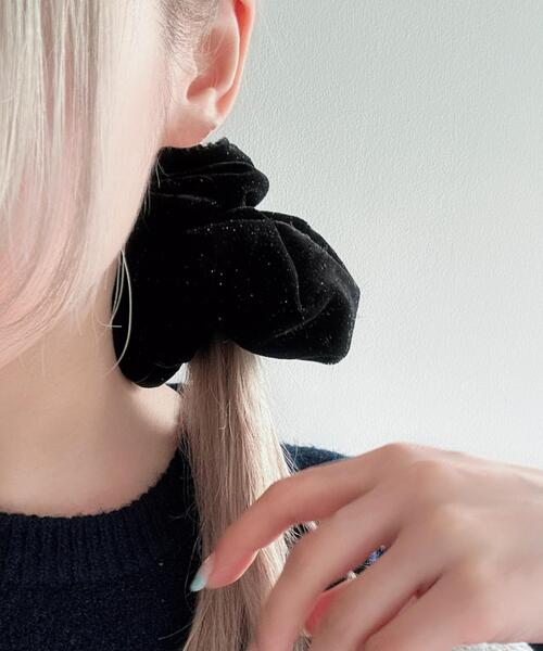 WEGO（ウィゴー）の「WEGO/ベロアラメシュシュ（シュシュ・レディース・レッド/ブラック・FREE）」の2枚目の写真