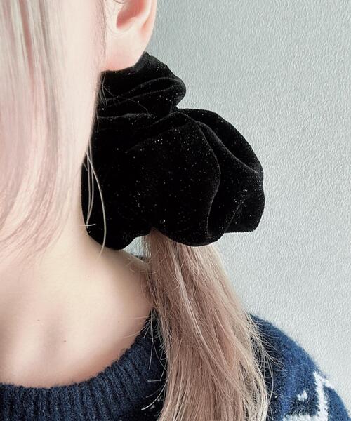 WEGO（ウィゴー）の「WEGO/ベロアラメシュシュ（シュシュ・レディース・レッド/ブラック・FREE）」の5枚目の写真