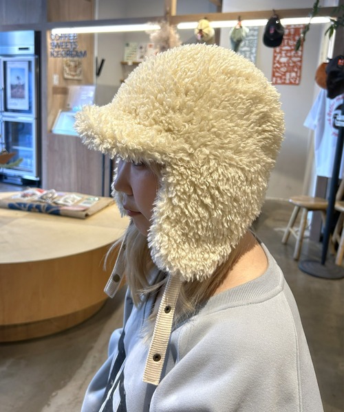 LAC-VERT（ラック・ヴェール）の「リバーシブルファーフライトキャップ（キャップ・レディース・ブラウン/アイボリー・FREE）」の4枚目の写真