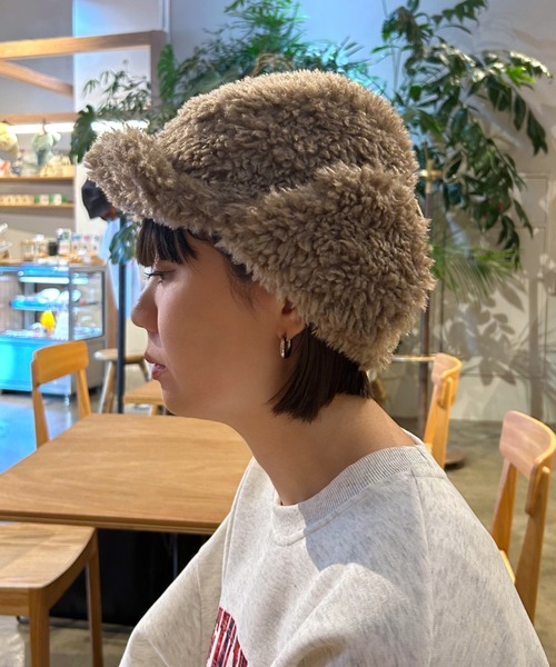 LAC-VERT（ラック・ヴェール）の「リバーシブルファーフライトキャップ（キャップ・レディース・ブラウン/アイボリー・FREE）」の5枚目の写真