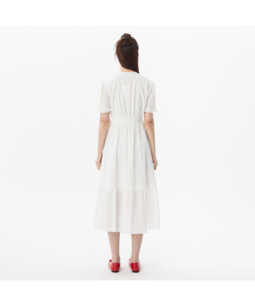 PLASTIC ISLAND（プラスティックアイランド）の「アイレット刺繍スモッキングワンピース PR2WO989（ワンピース・レディース・ホワイト・SMALL/MEDIUM/X-SMALL）」の3枚目の写真
