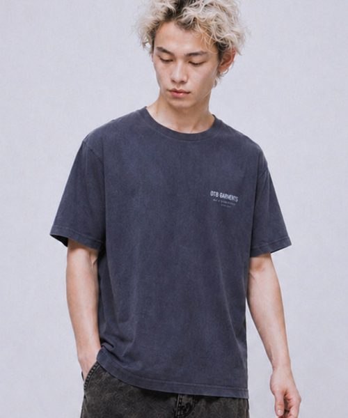 QT8 GARMENTS(キューティーエイトガーメント)の「LB Pigment Simple Logo Tee (Navy)(Tシャツ/カットソー・レディース・その他・LARGE/X-LARGE/SMALL/MEDIUM)」の2枚目の写真