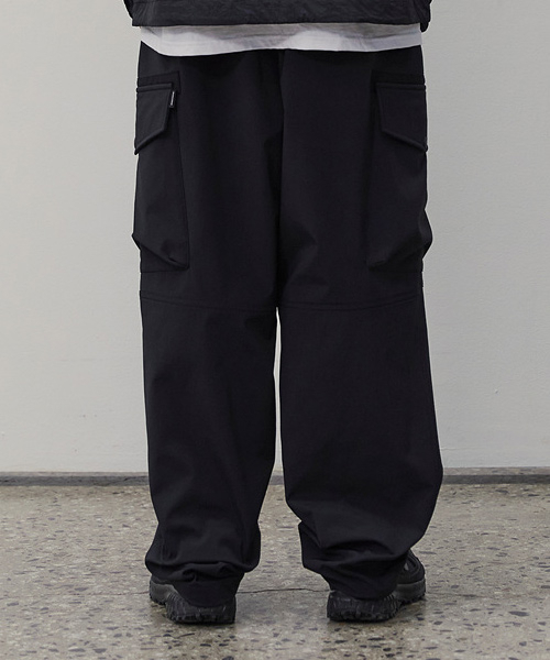 WANGGWAN（ワングァン）の「[起毛] 838 ナイロンワイドカーゴパンツ（スラックス・メンズ・その他・LARGE/MEDIUM）」の2枚目の写真