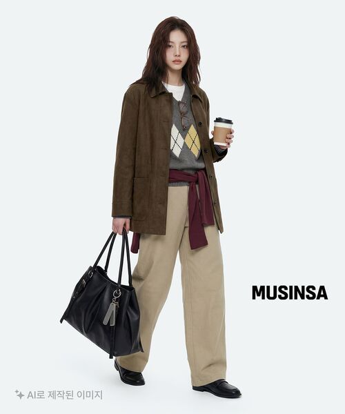 Majournee(マジョネ)の「ASYMMETRIC SHIRRING TOP_WINE(Tシャツ/カットソー・レディース・バーガンディー・SMALL/MEDIUM)」の3枚目の写真