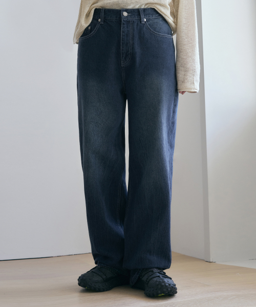 OURDAYZ（アワーデイズ）の「ウォッシュドクラックワイドデニムパンツ [WASHED DEEP BLUE]（デニムパンツ・レディース・その他・MEDIUM/LARGE/X-LARGE）」の2枚目の写真